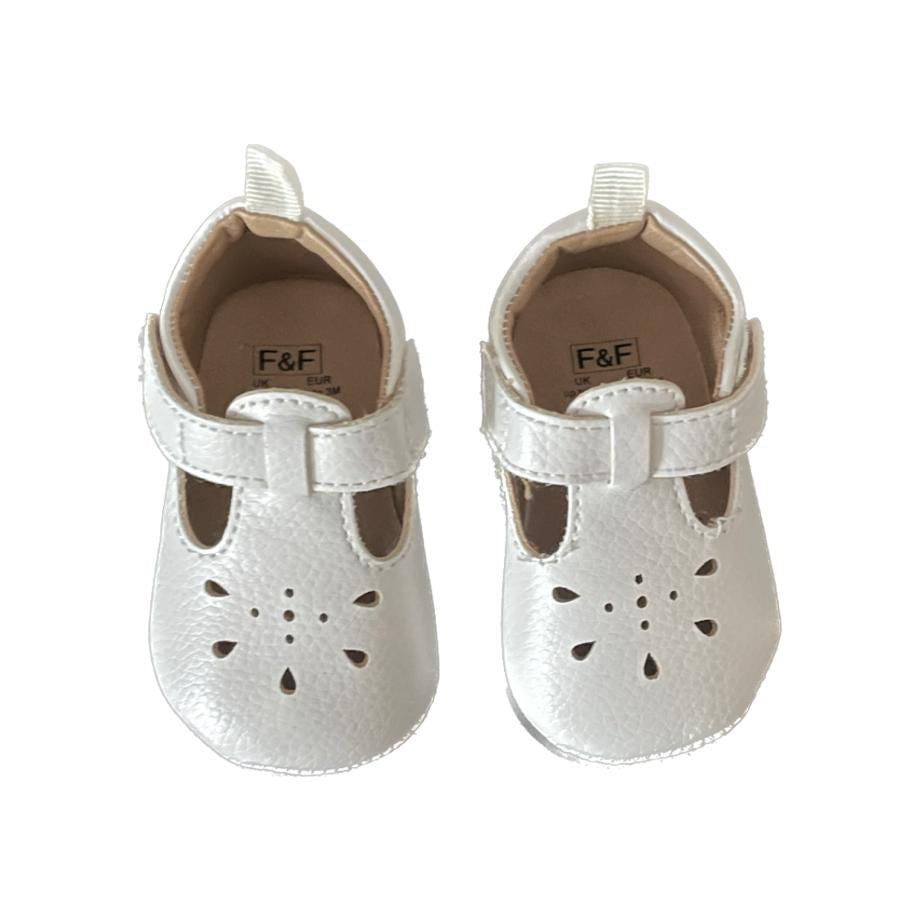 Skor - Sandaler Från F&F - Storlek 3 månader - Vit