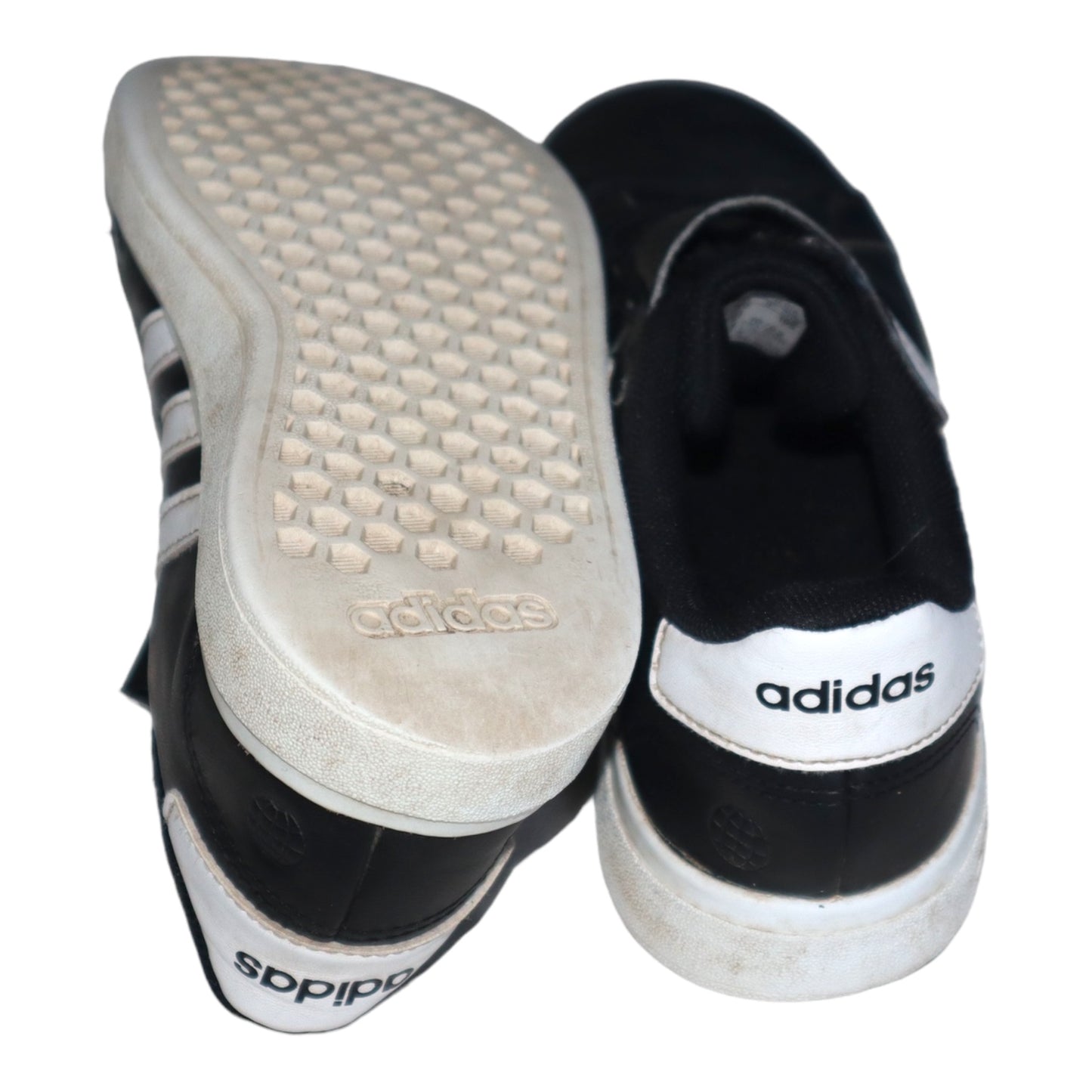 Sneakers från Adidas - Storlek 32 (Innermått 19.5cm) - Svart & Vit