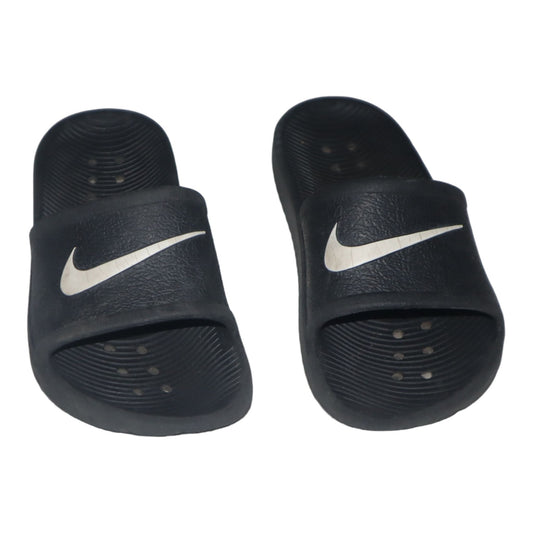 Tofflor från NIKE - Storlek 31 (Innermått 19cm) - Svart