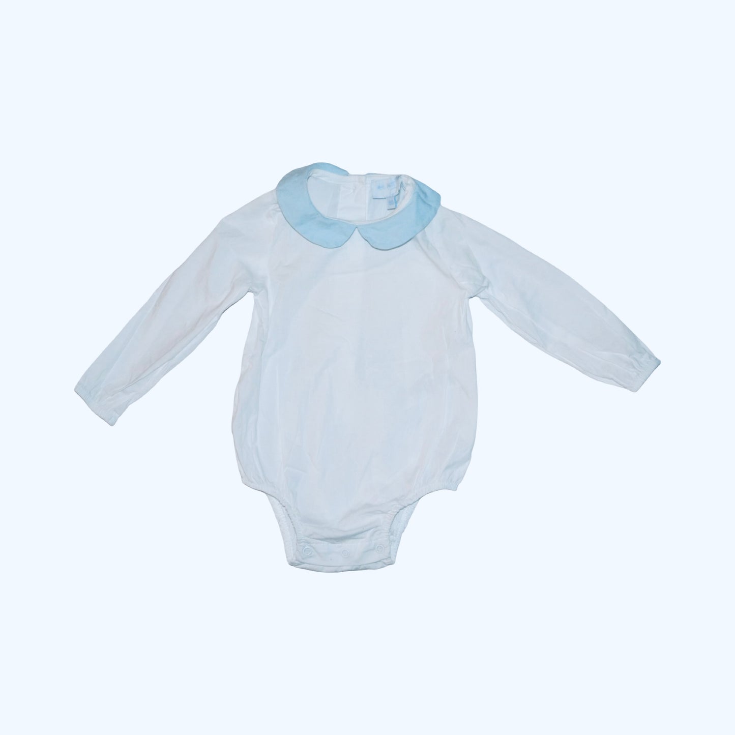 Långärmad Bodysuit & Hängselbyxor Matchande Set från Mon Petit - Storlek 80 - Ljusblå & Vit