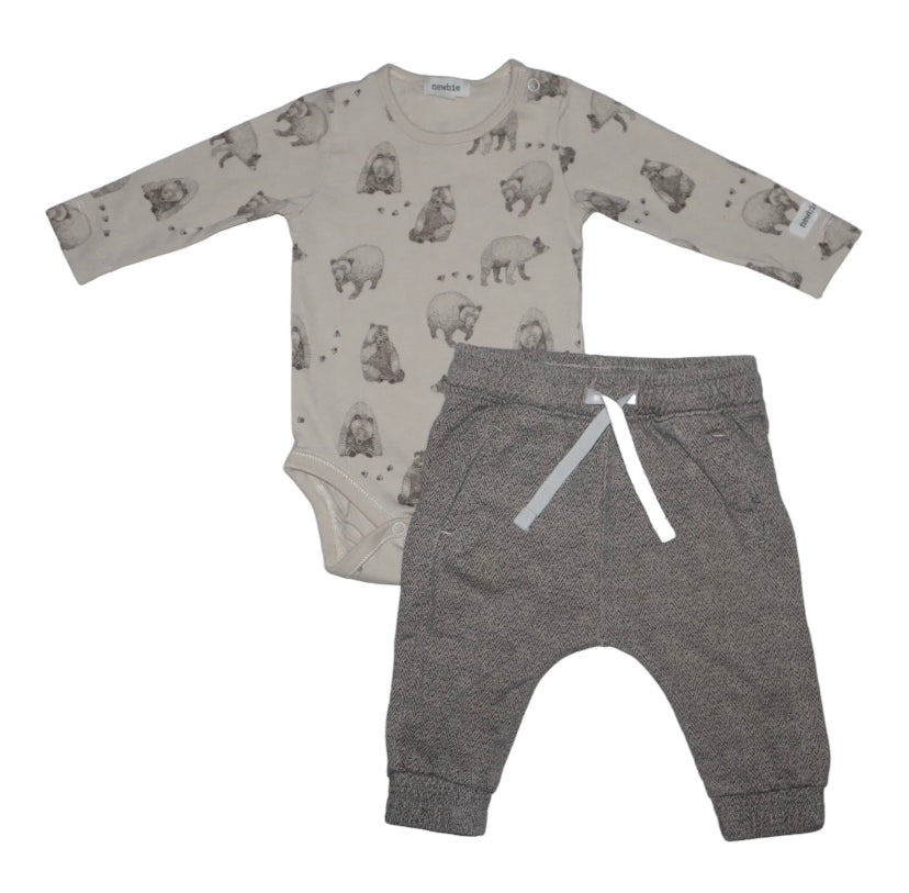 Långärmad body & Byxor matchande set från newbie - Storlek 62 - Beige