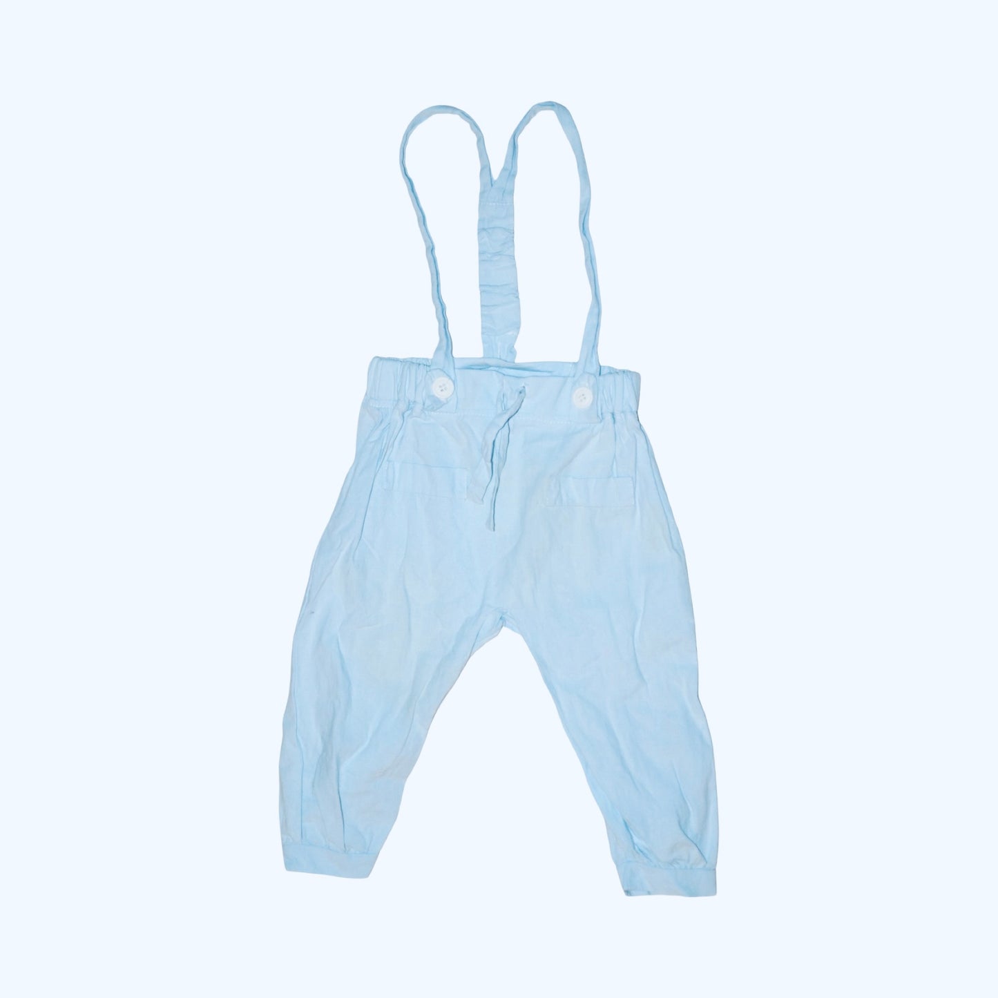 Långärmad Bodysuit & Hängselbyxor Matchande Set från Mon Petit - Storlek 80 - Ljusblå & Vit