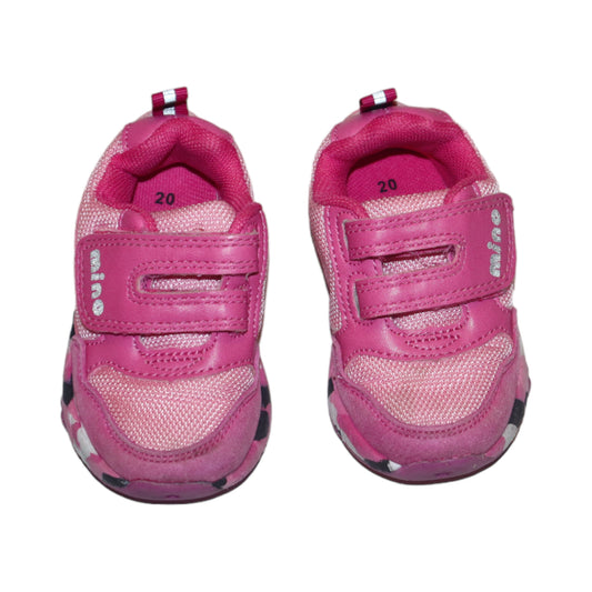 Sneakers från mino - Storlek 20 (Innermått 11cm ) - Rosa