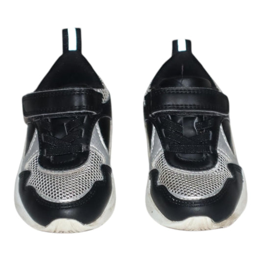 Sneakers från LEJON - Storlek 23 (Innermått 13cm) - Svart & Vit